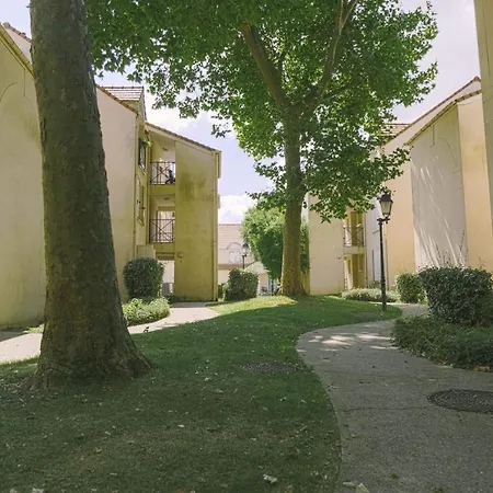 Luka's Charming Near Disneyland Апартаменты Маньи-ле-Онгр